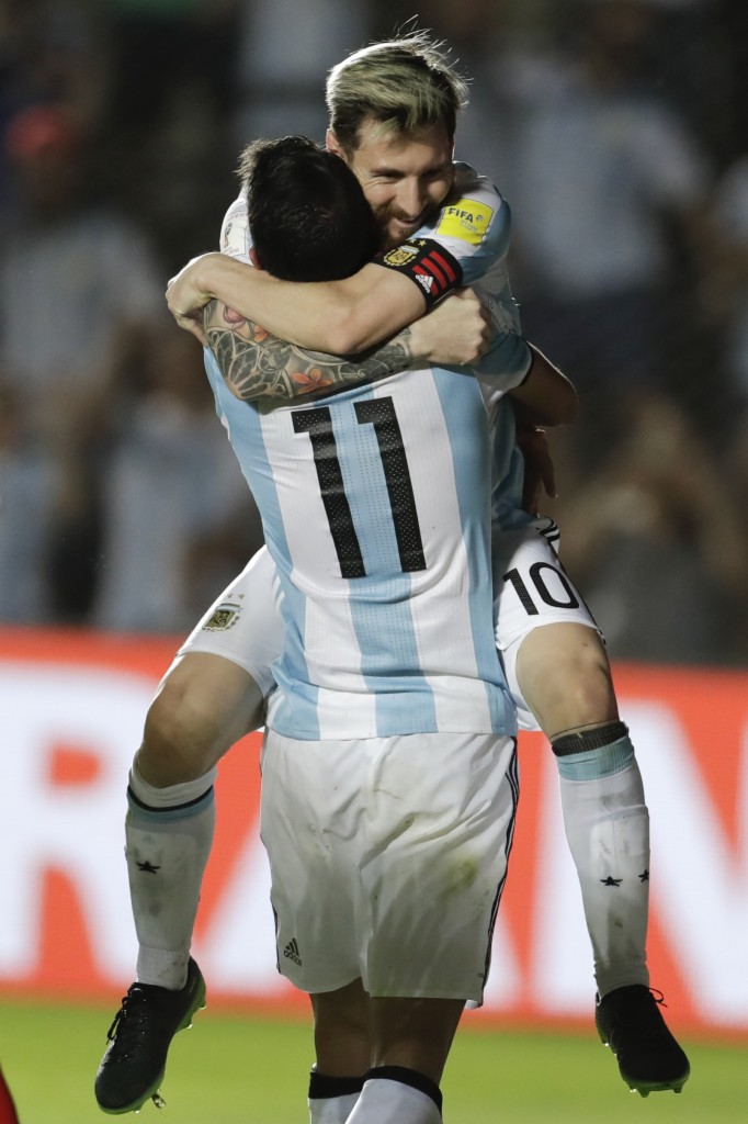 足球——世预赛：阿根廷胜哥伦比亚