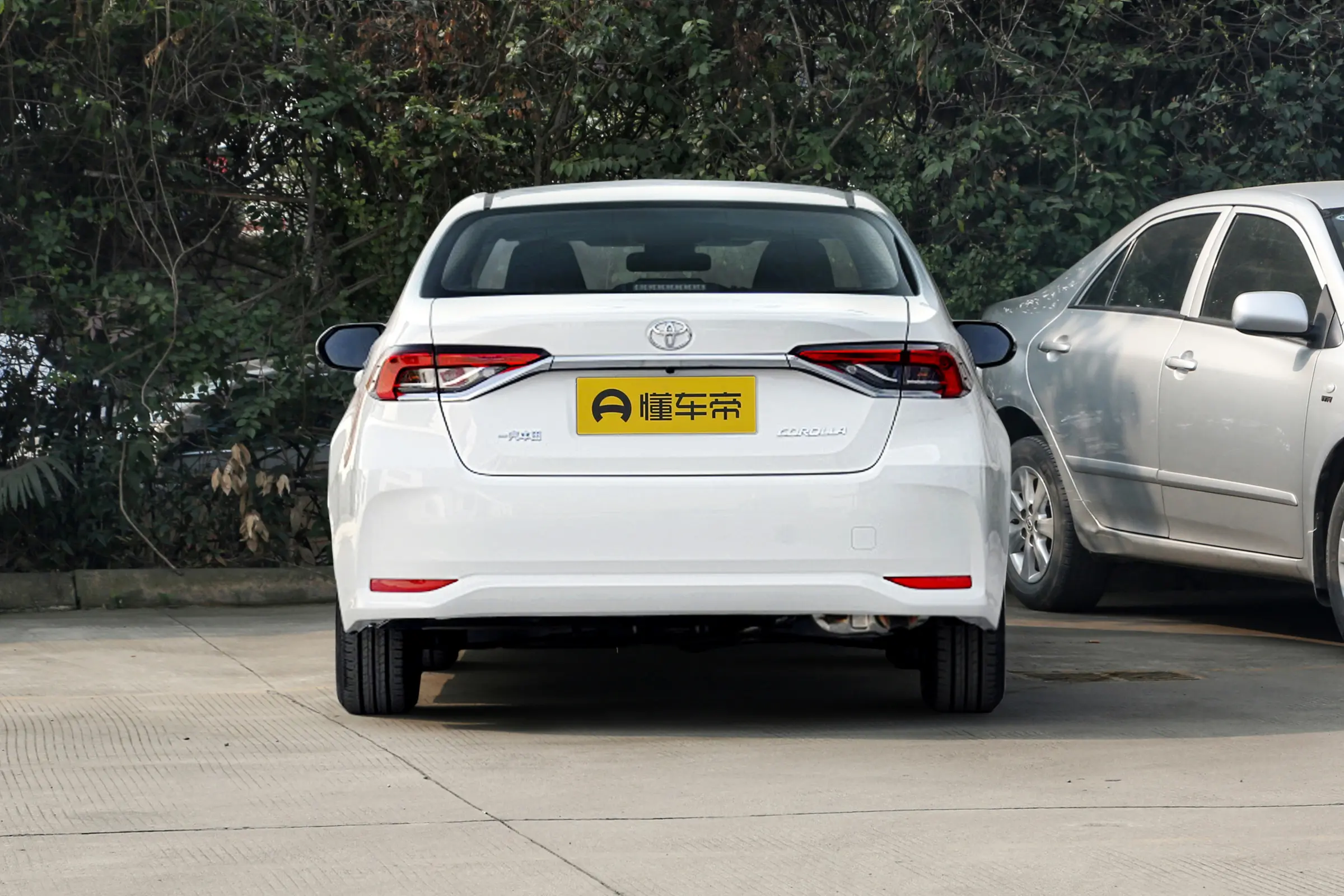 卡罗拉 2021款 1.5L CVT精英版,百公里油耗5.2L,适合家用