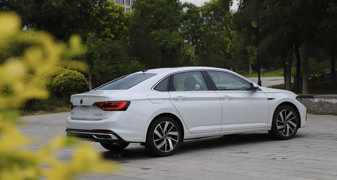 试驾一汽大众全新速腾300tsi