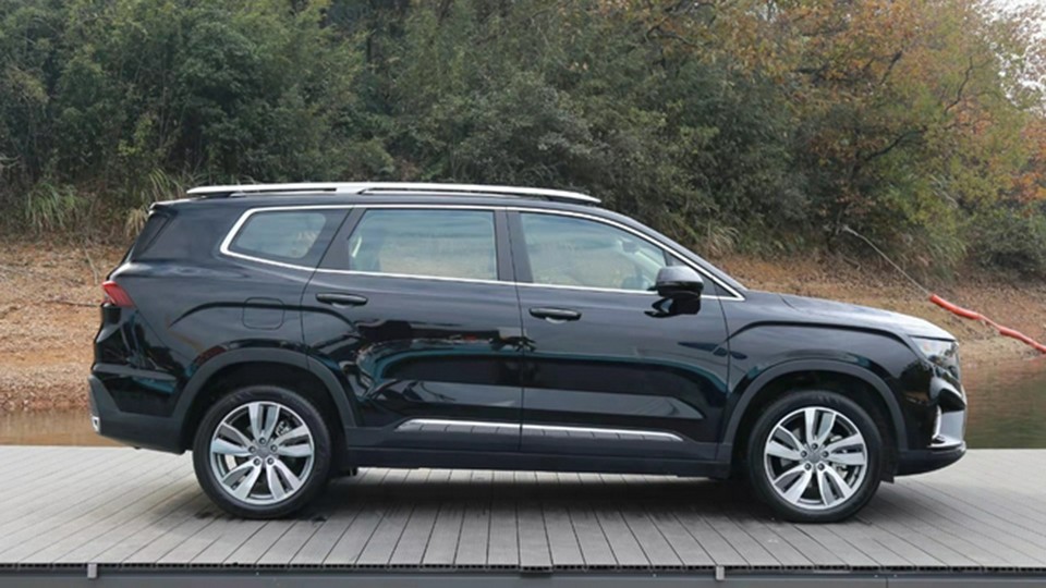 10万出头就可以买7座SUV，新款吉利豪越升级了啥？