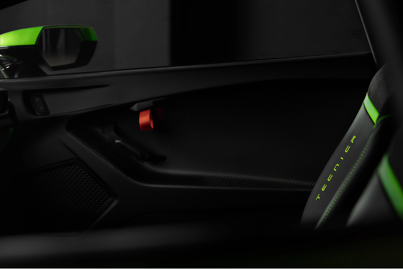 640马力、3.2秒破百，兰博基尼新跑车比法拉利更强