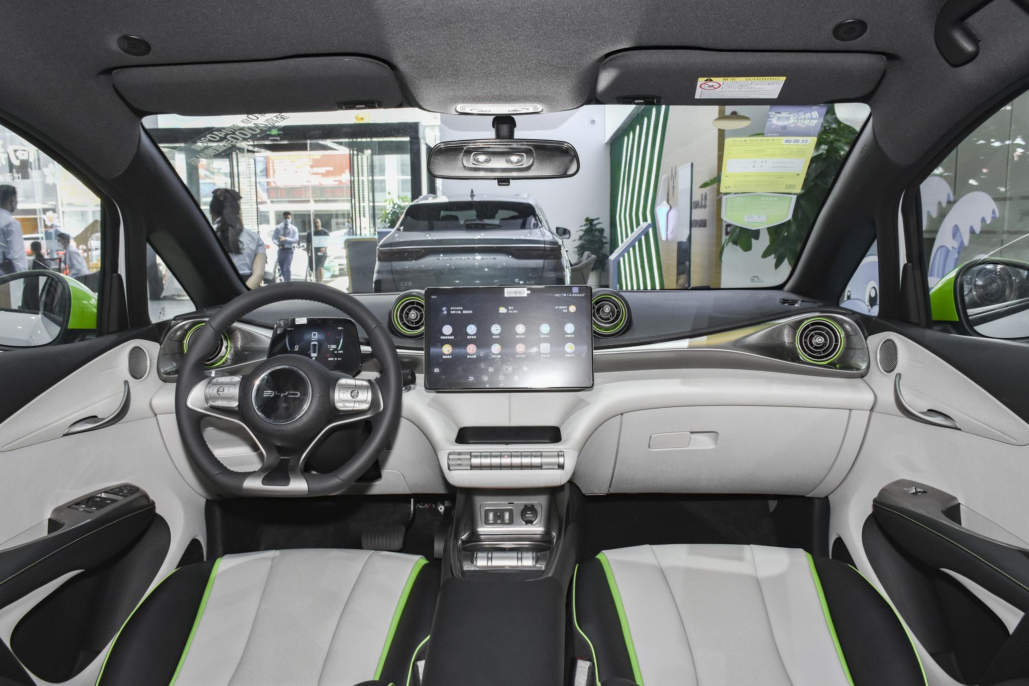 體驗比亞迪海豚，10萬級純電動車，年輕人用合適嗎，用起來貴嗎？