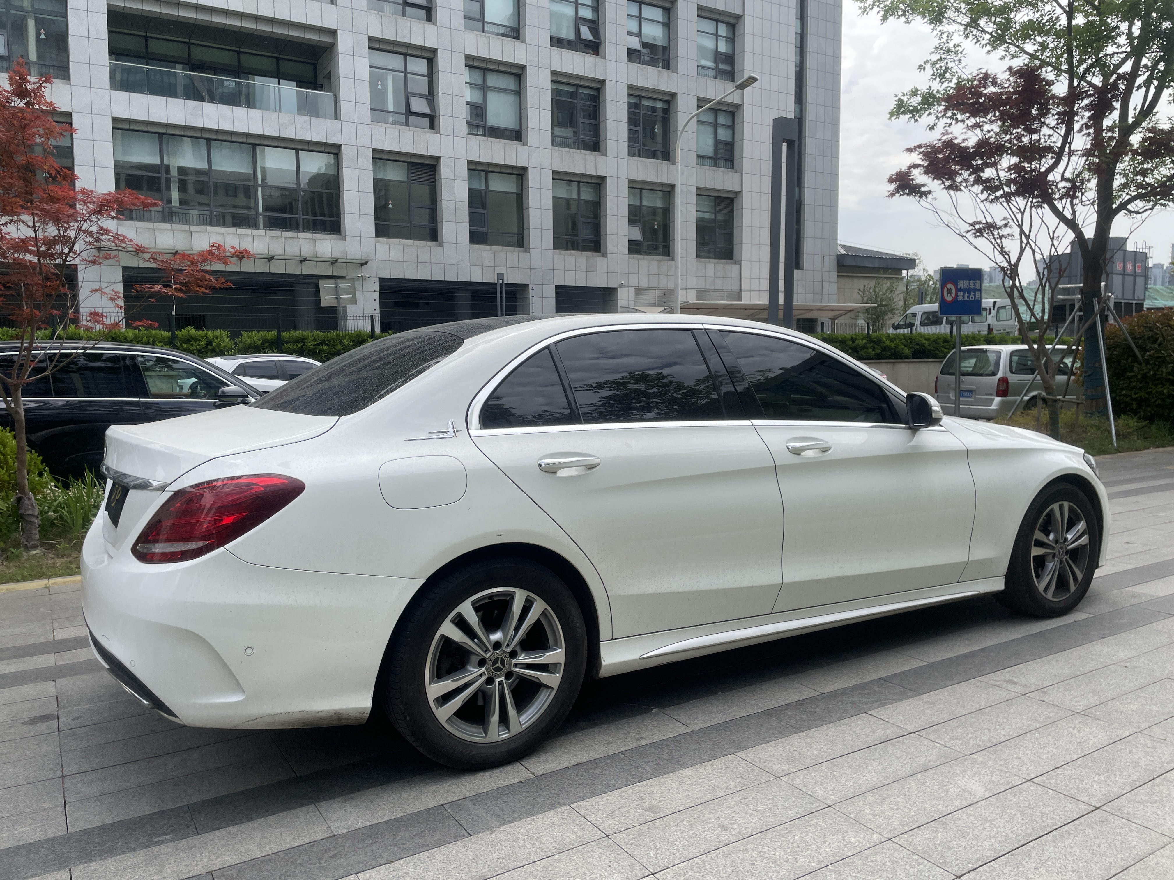 9万公里一手奔驰C200L，7.9秒破百，运动轿跑也能优雅出行？