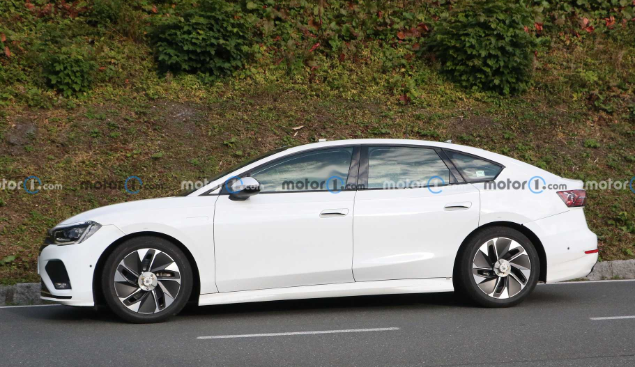 大众纯电轿车Aero B路试照曝光,定位B级轿车,补齐空缺!