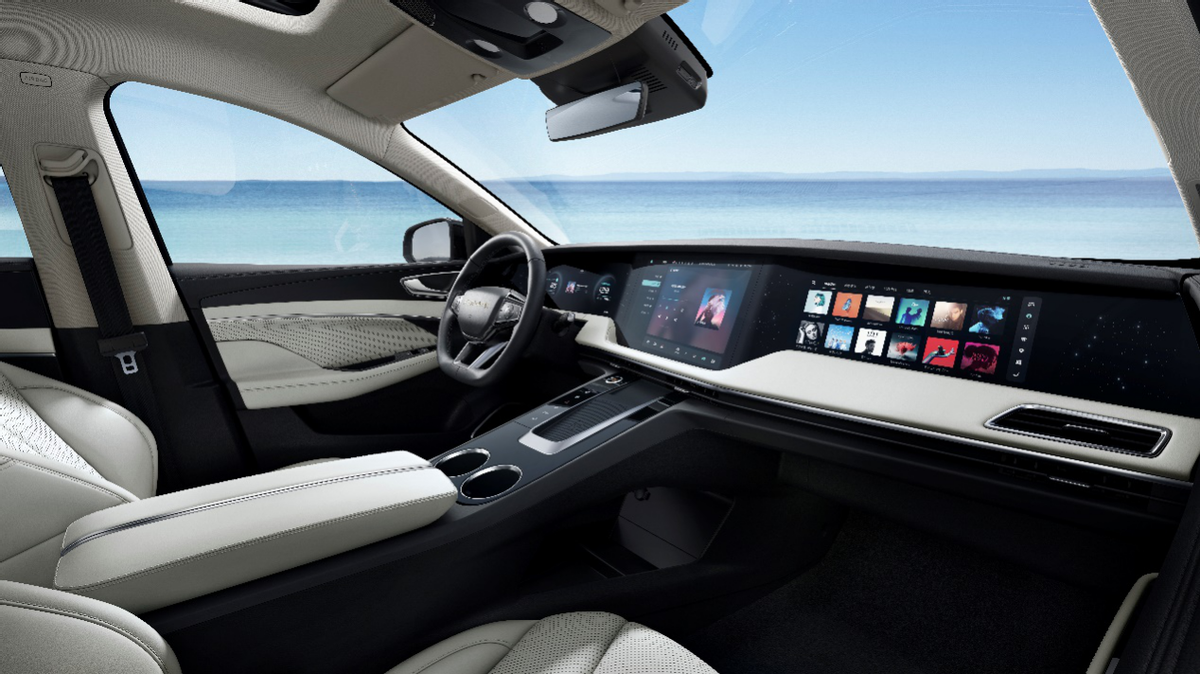 屏幕在精不在多？何小鹏“反对汽车配备很多屏幕” 你怎么看？