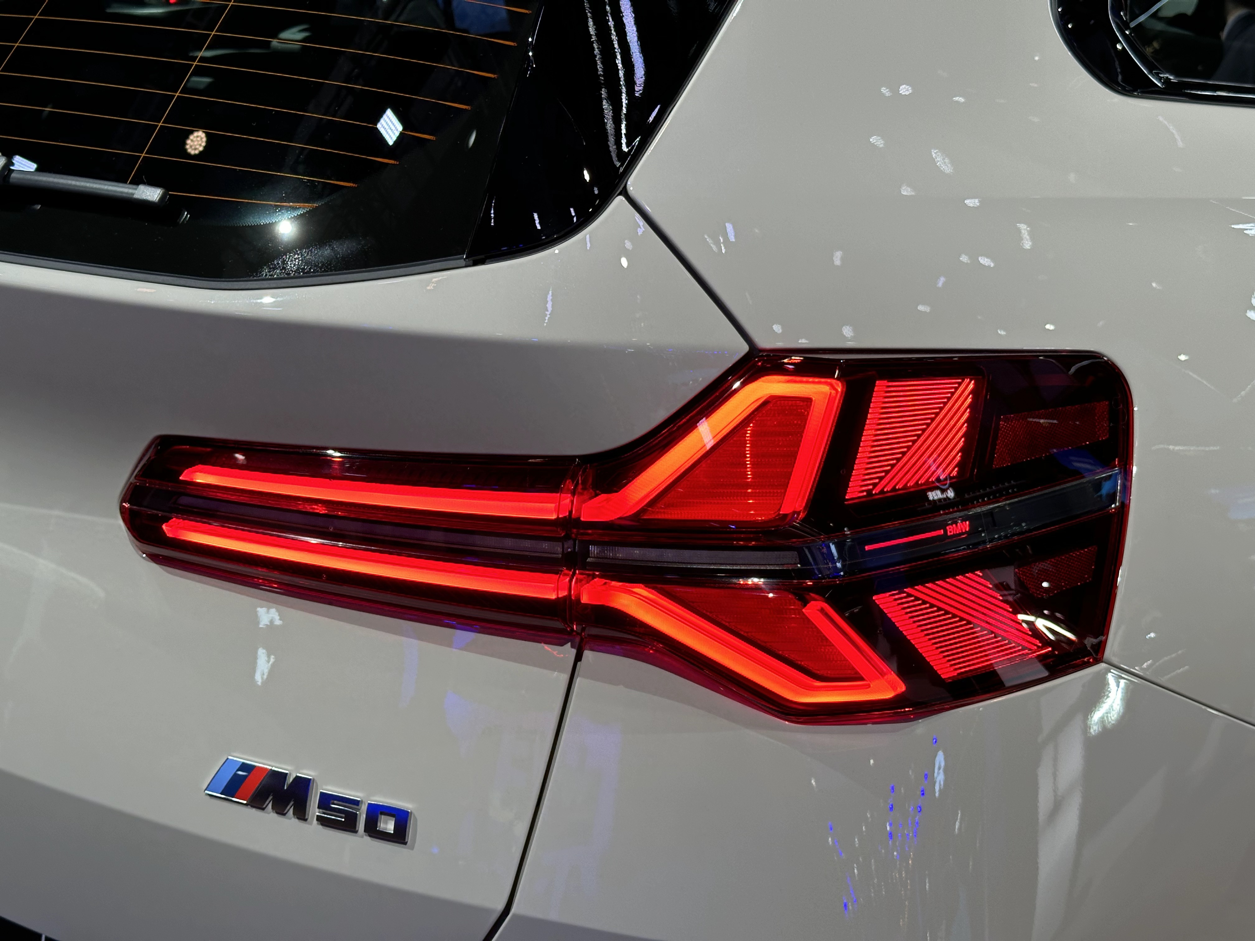 新车 | 搭3.0T六缸发动机/四出排气，全新宝马X3 M50亮相上海车展