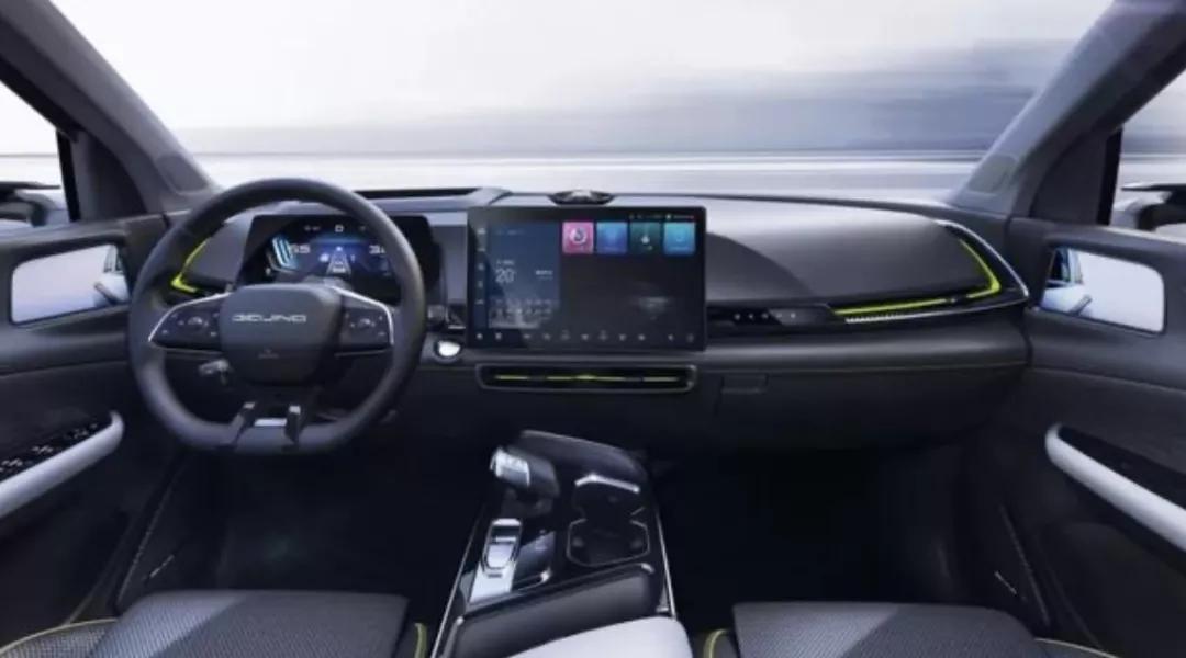 HUD投影面积达60寸，华为鸿蒙加持，售价只卖10万多点？