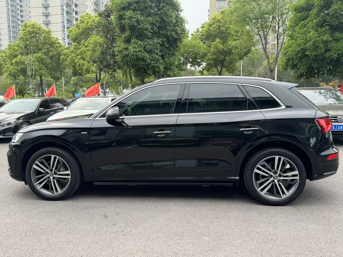 奥迪Q5L：2020款准新车况，21万出头圆你豪华SUV梦