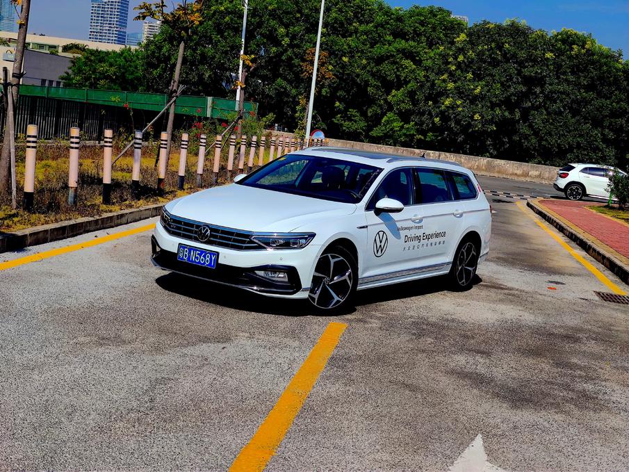 试驾大众新蔚揽：不到30万的原装进口！开起来像“大号”GTI？