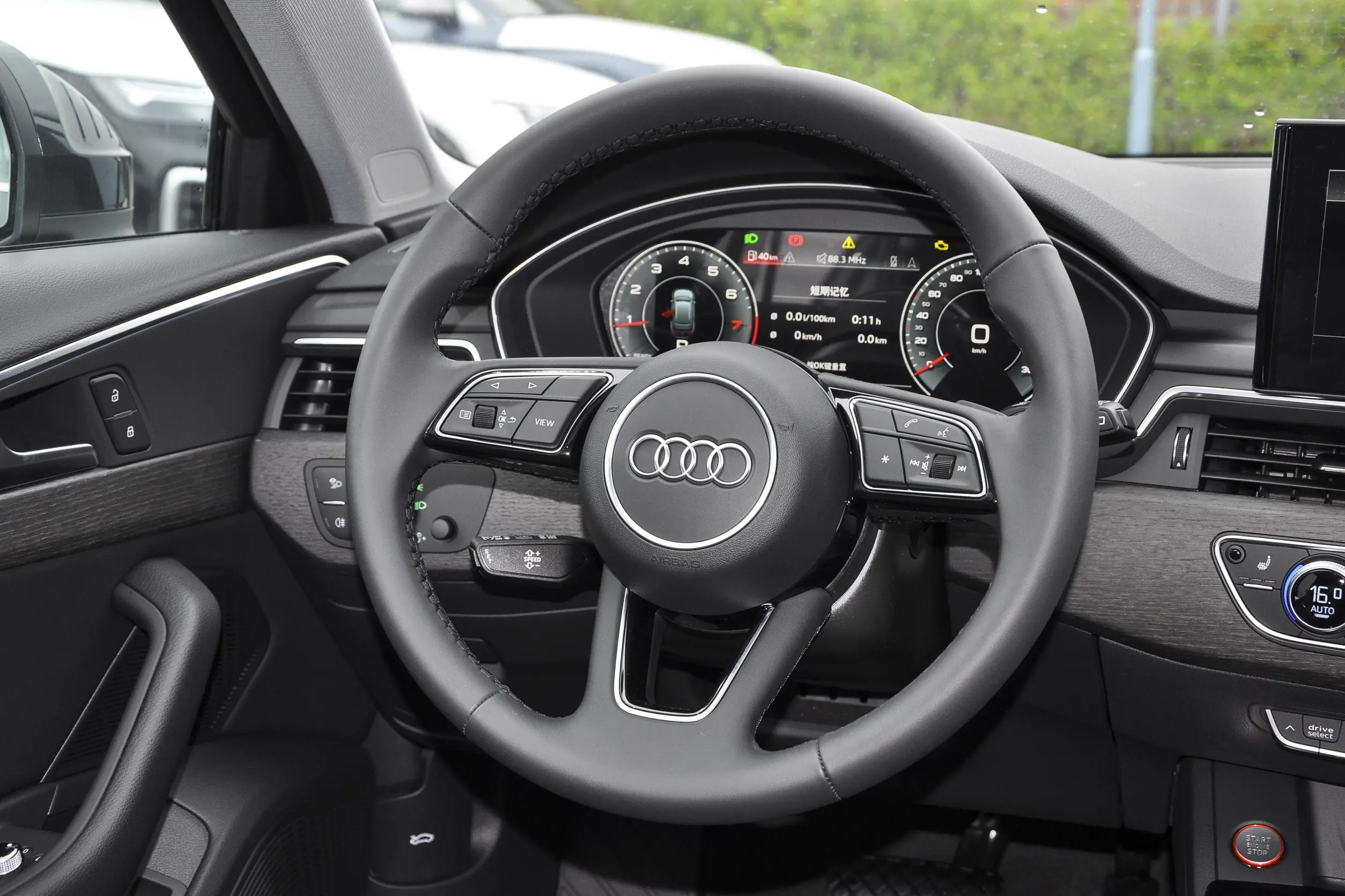 豪华旅行车，为何很多人都喜欢奥迪A4(进口)？全方面试驾评测！