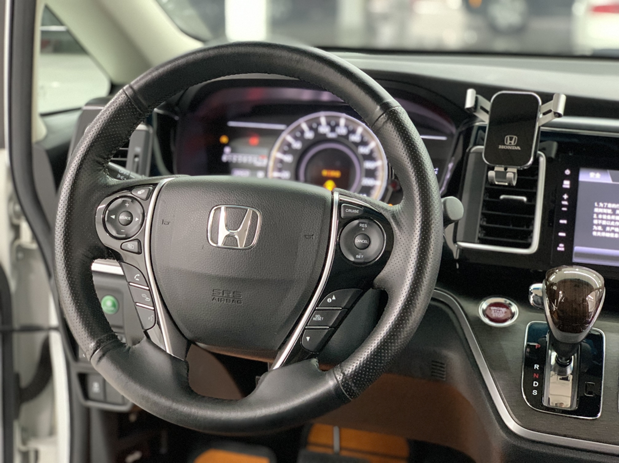 11.88万，2016款本田艾力绅，家用大7座MPV，8万公里值不值？