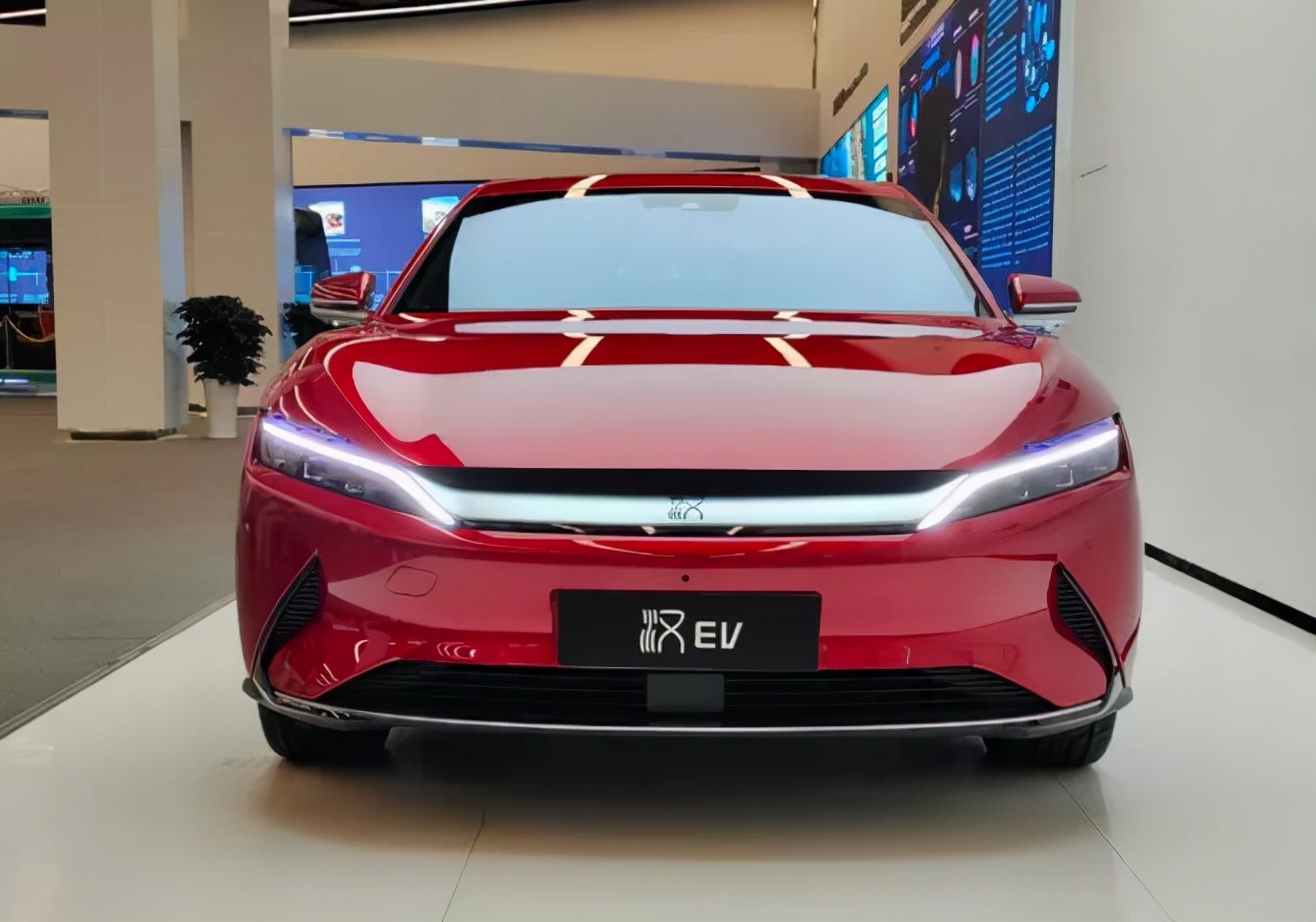 8月销量：比亚迪赶超特斯拉？本田下滑38%，蔚来掉队意料之中！