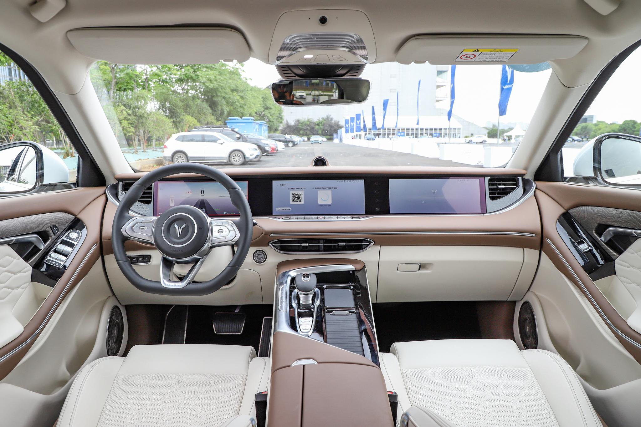 WLTC油耗仅1.3L/100km，百公里加速4.5s，岚图FREE增程版值得入手