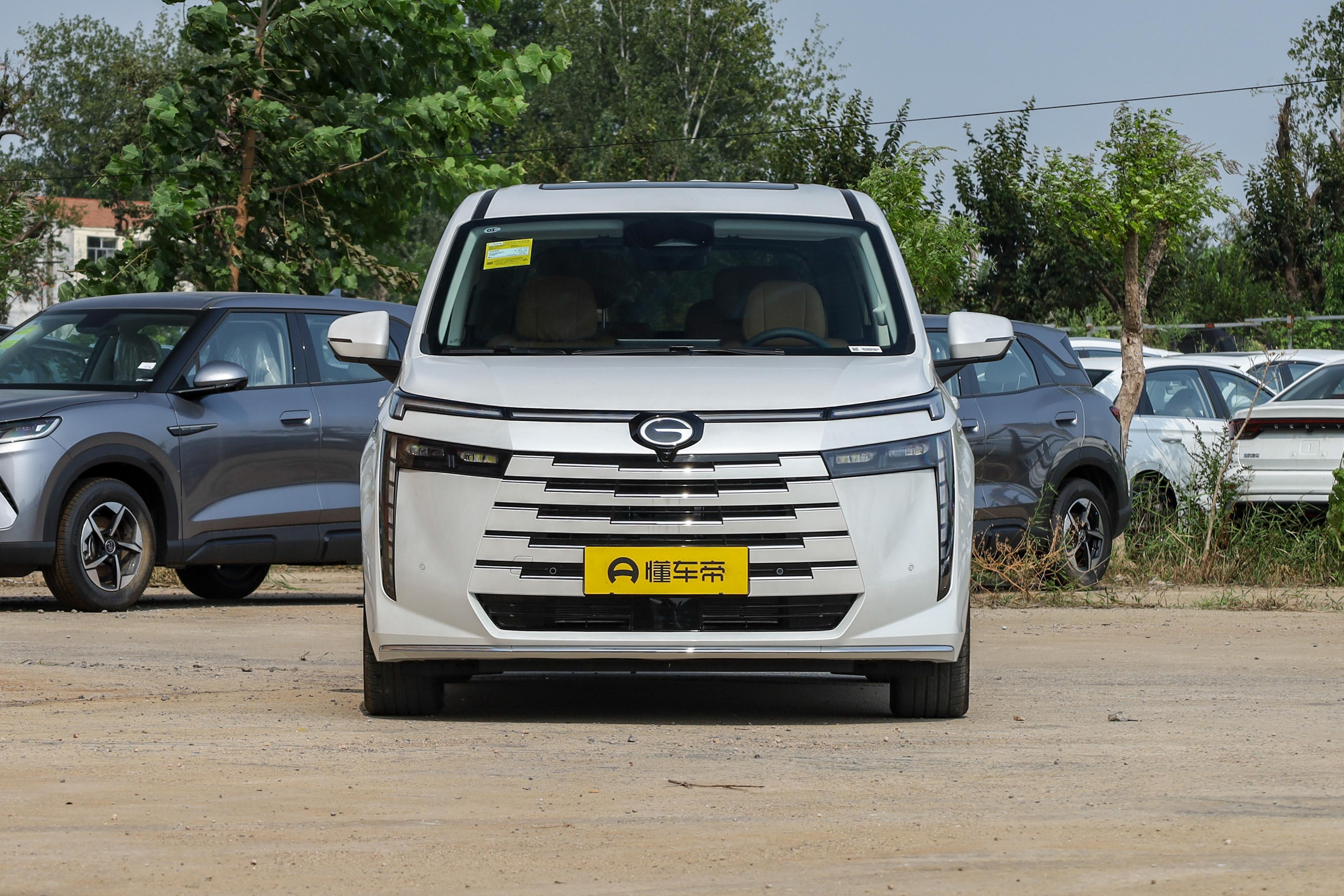 传祺E8 PHEV：2.0L插混+1200km续航，适合家用