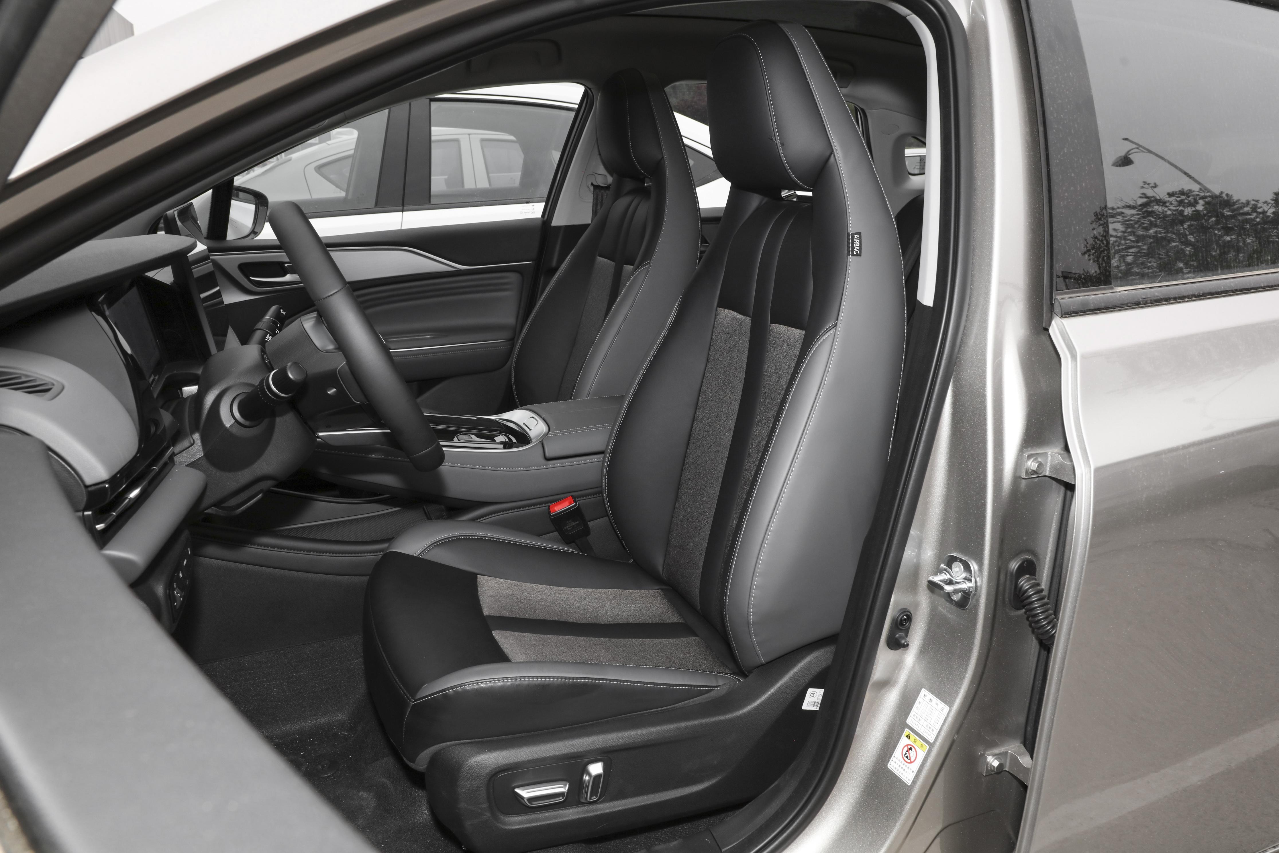 广汽埃安AION S Plus“单挑”比亚迪驱逐舰05 谁更值得入手？