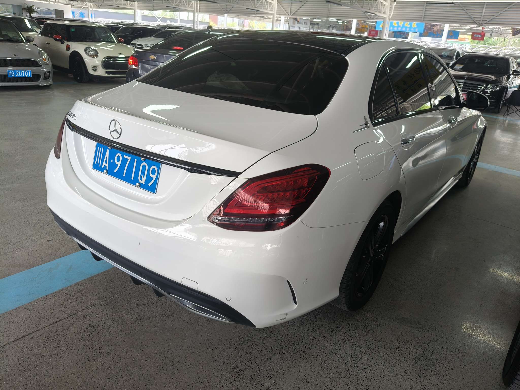 15万出头的运动型轿跑，2020款奔驰C260L，一手车况仅4.3万公里