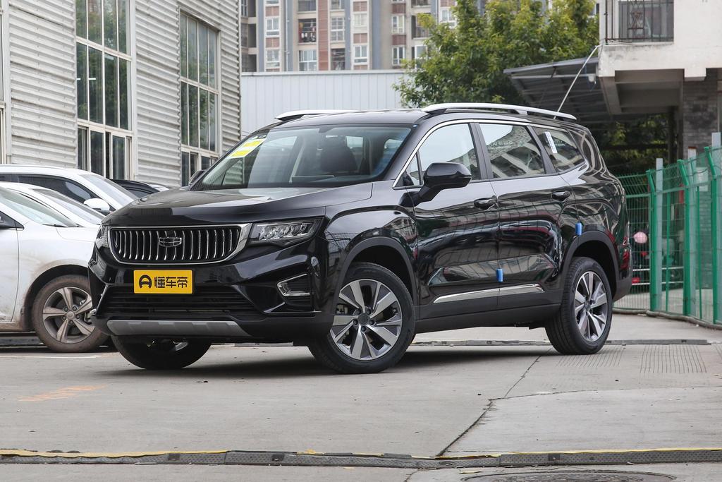 吉利豪越大空间SUV，超值价格与霸气外观尽享豪华驾乘体验
