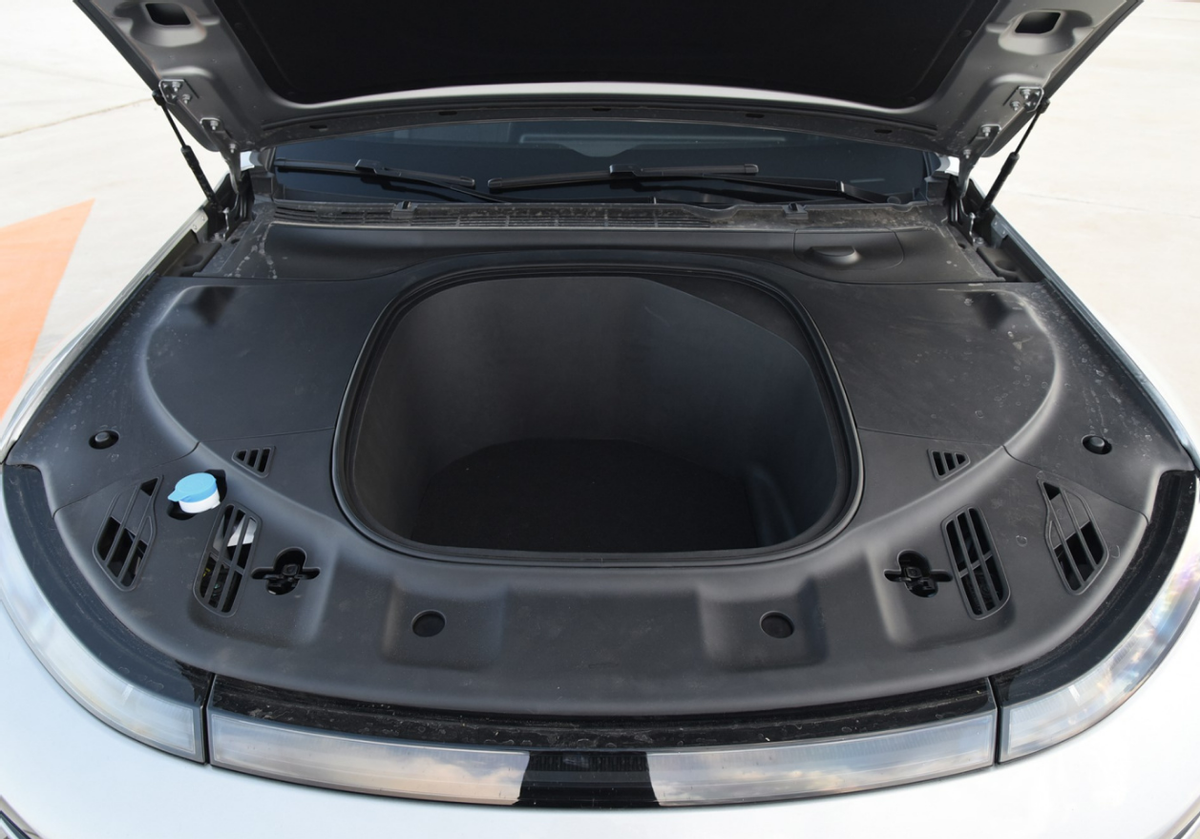 6.7秒破百，纯电续航最高670km，静态解析2022款小鹏P7