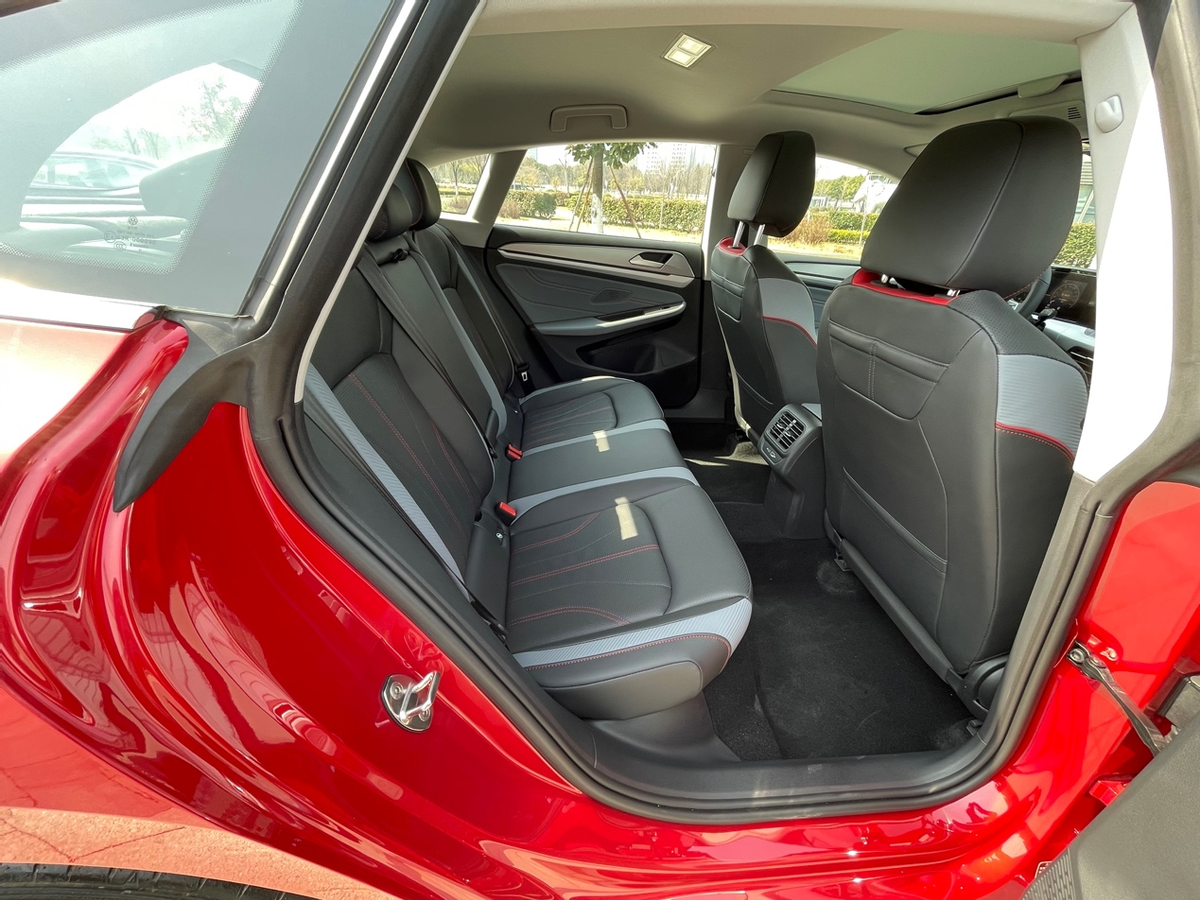 试驾大众凌渡l:外观热辣,开起来却很温柔