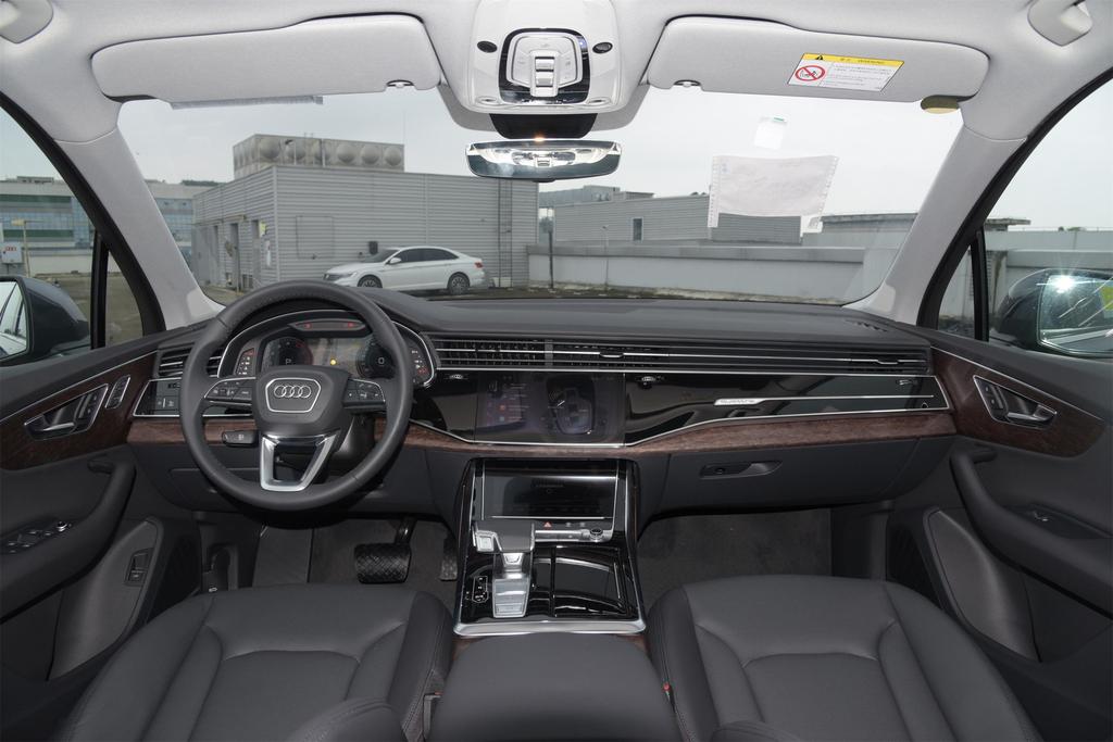 哈尔滨奥迪Q7店内 购车优惠4.35万元, 欢迎到店鉴赏