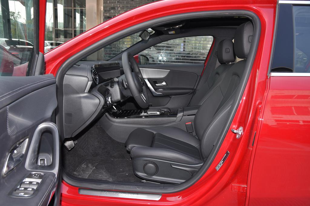 奔驰A级限时优惠6.80万 欢迎试乘试驾