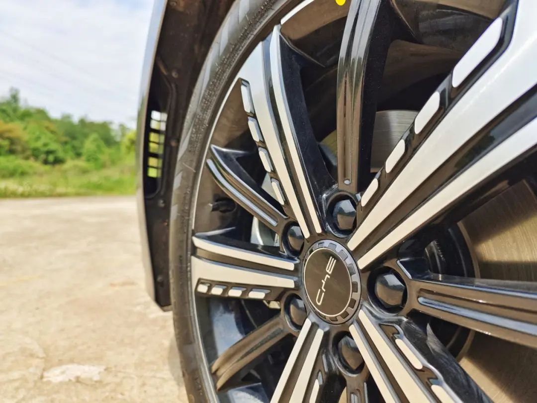 开过比亚迪驱逐舰05，再也不想开卡罗拉双擎