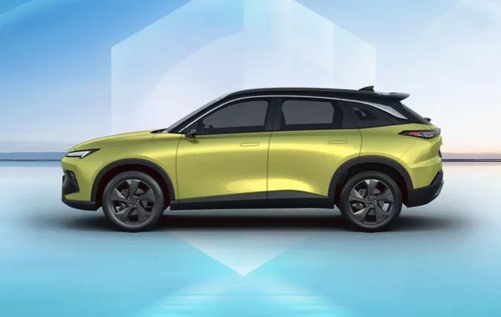 HUD投影面积达60寸，华为鸿蒙加持，售价只卖10万多点？