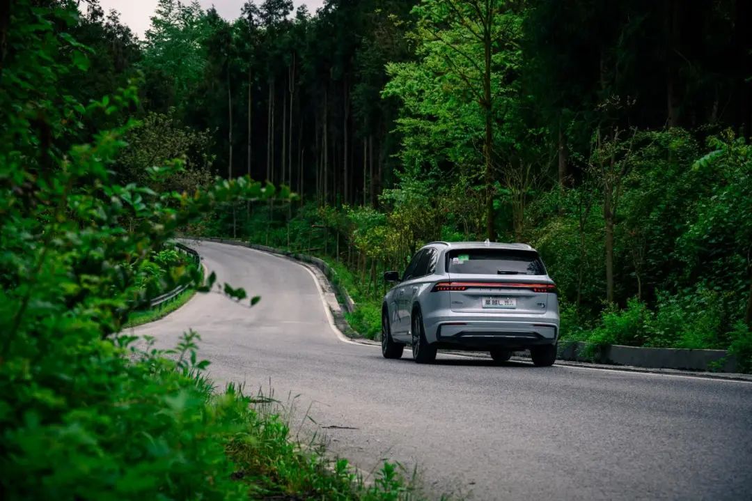 开星越L油电混动版去乐山露营，车能装！油能省！