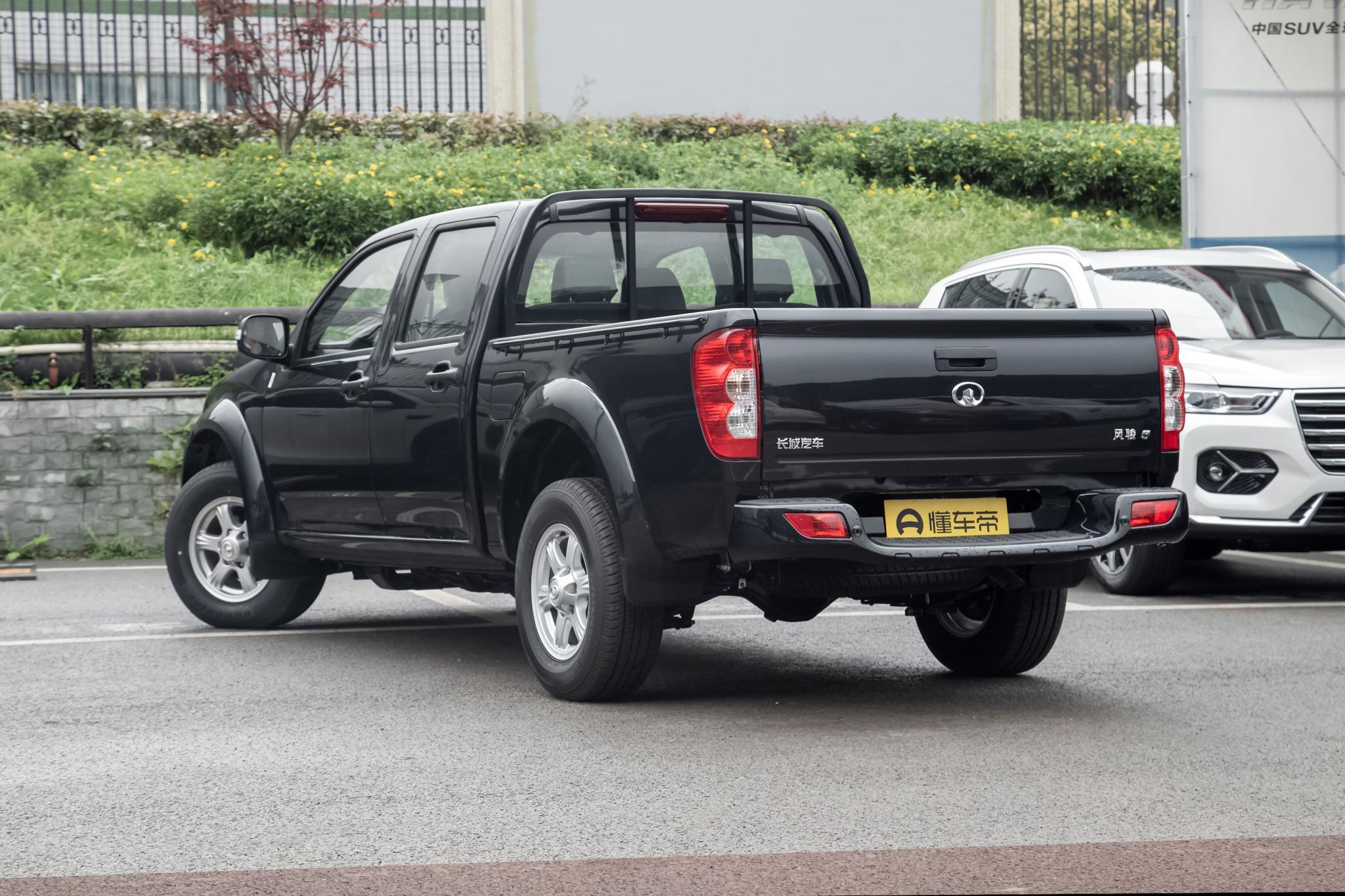 0t版本,图中展示车型为:风骏5 2021款 2.0t柴油两驱精英型大双