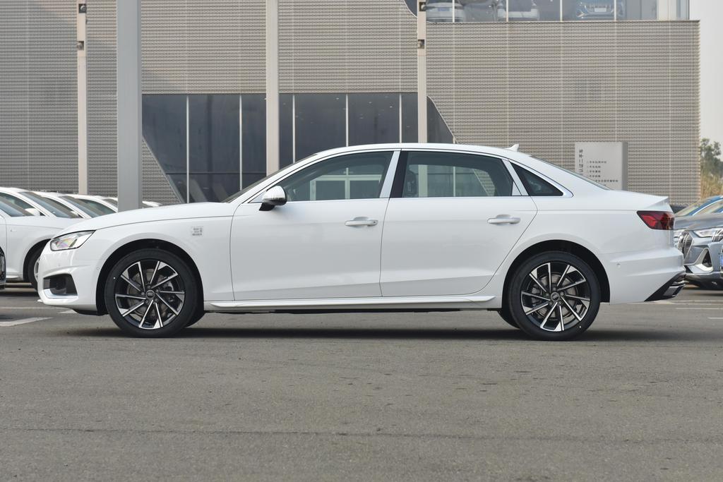 年轻人的豪华B级车 外观帅气标配2.0T解读奥迪A4L豪华型