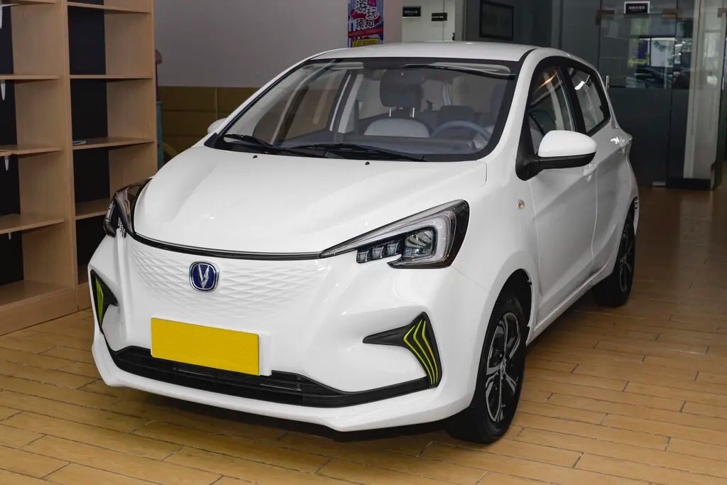 奔奔e-star2022款怎么样？奔奔e-star用车成本高不高？