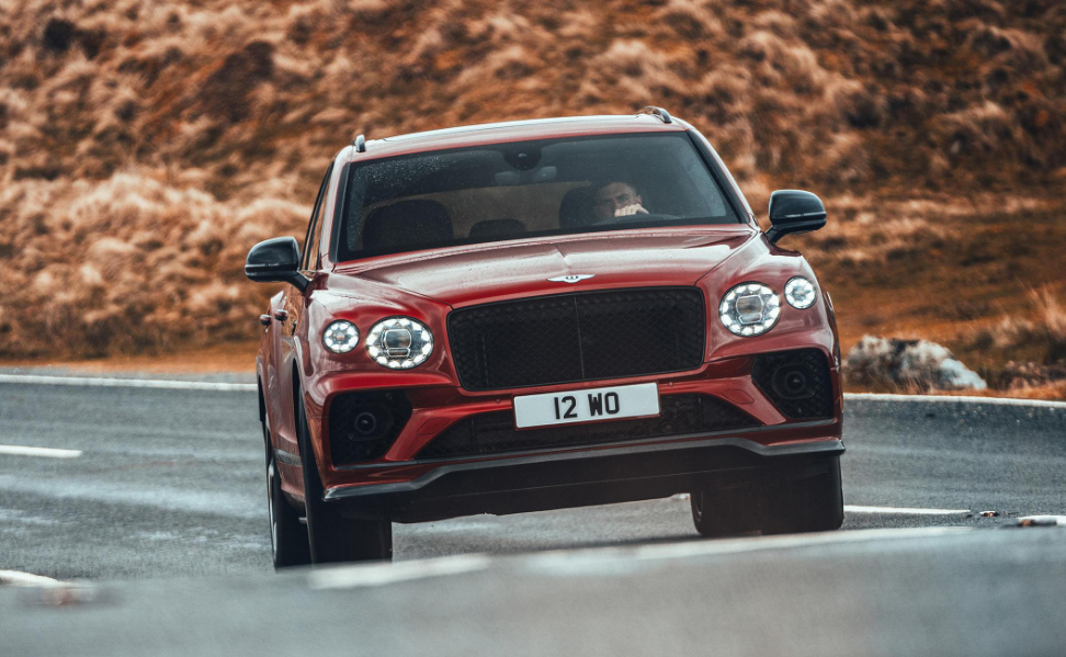 宾利汽车价格及图片越野车,奢华高端与运动造型结合-第3张图片