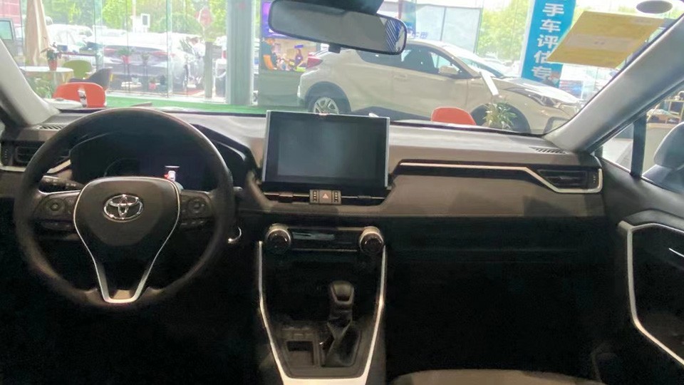 芯片荒缓解、优惠多了5千，现在买RAV4荣放怎么样？