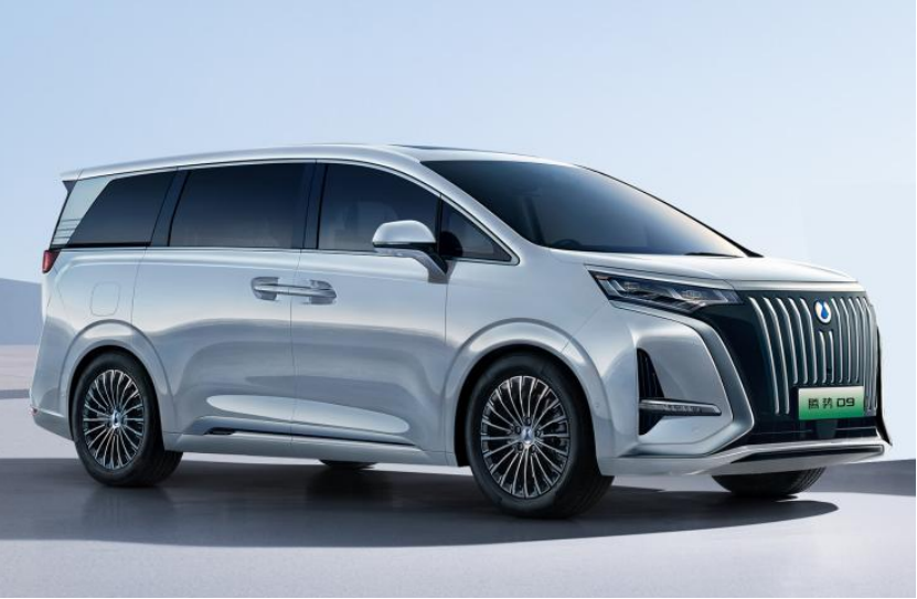 全新一代奔驰GLC预告图发布；日产Z海外售价公布