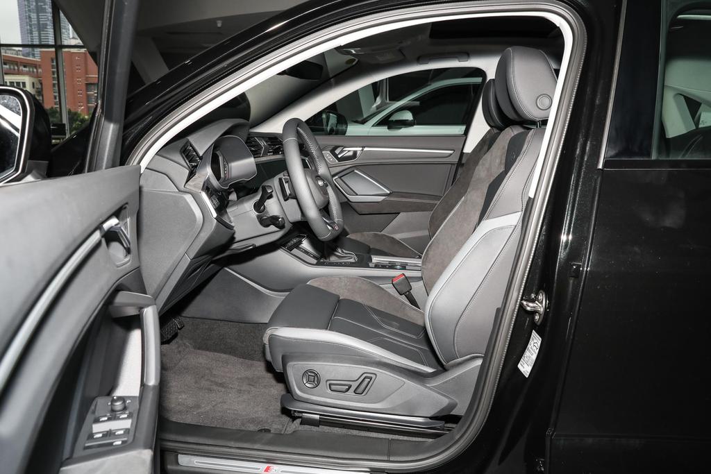 奥迪Q3 Sportback限时优惠高达6.33万 欢迎试乘试驾
