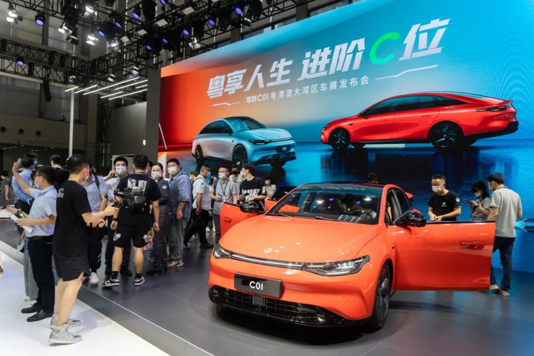 車長超五米，續(xù)航717km，新國民豪車零跑C01亮相2022粵港澳車展