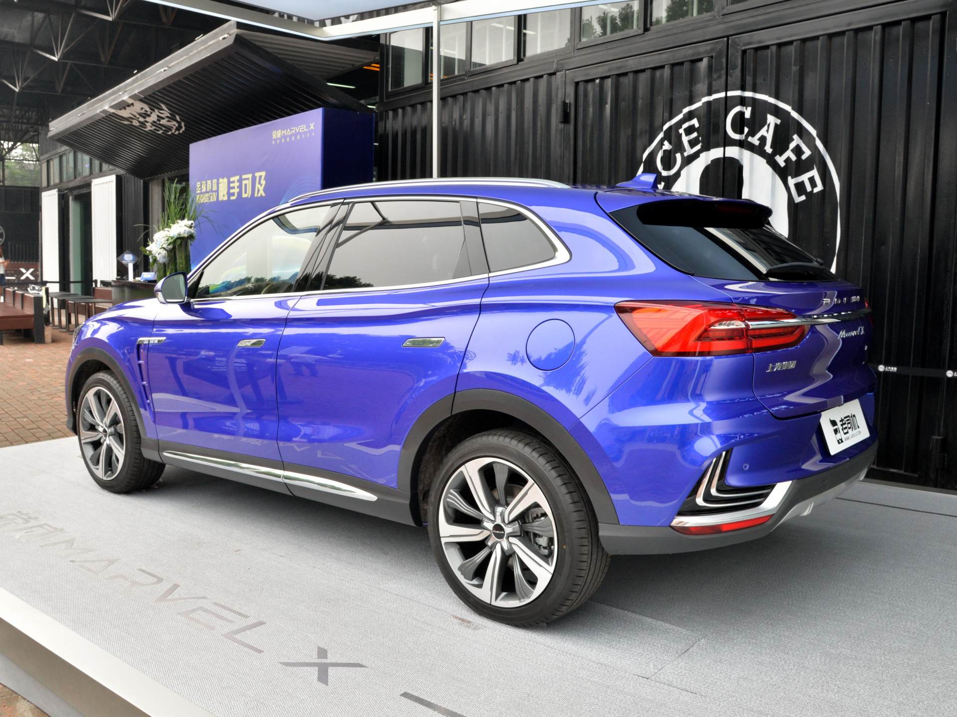 配置非常高,充电速度快,品质高端的suv,实拍荣威marvel x