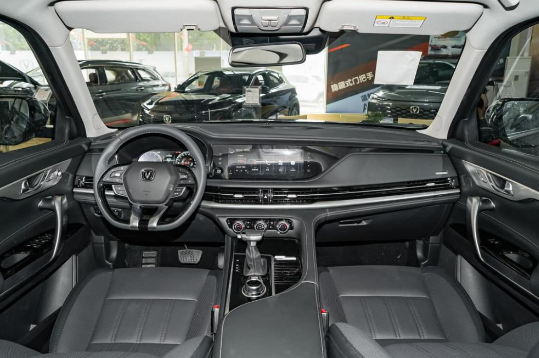 中大型七座SUV，长安CS95适合家用吗？全方面评测！