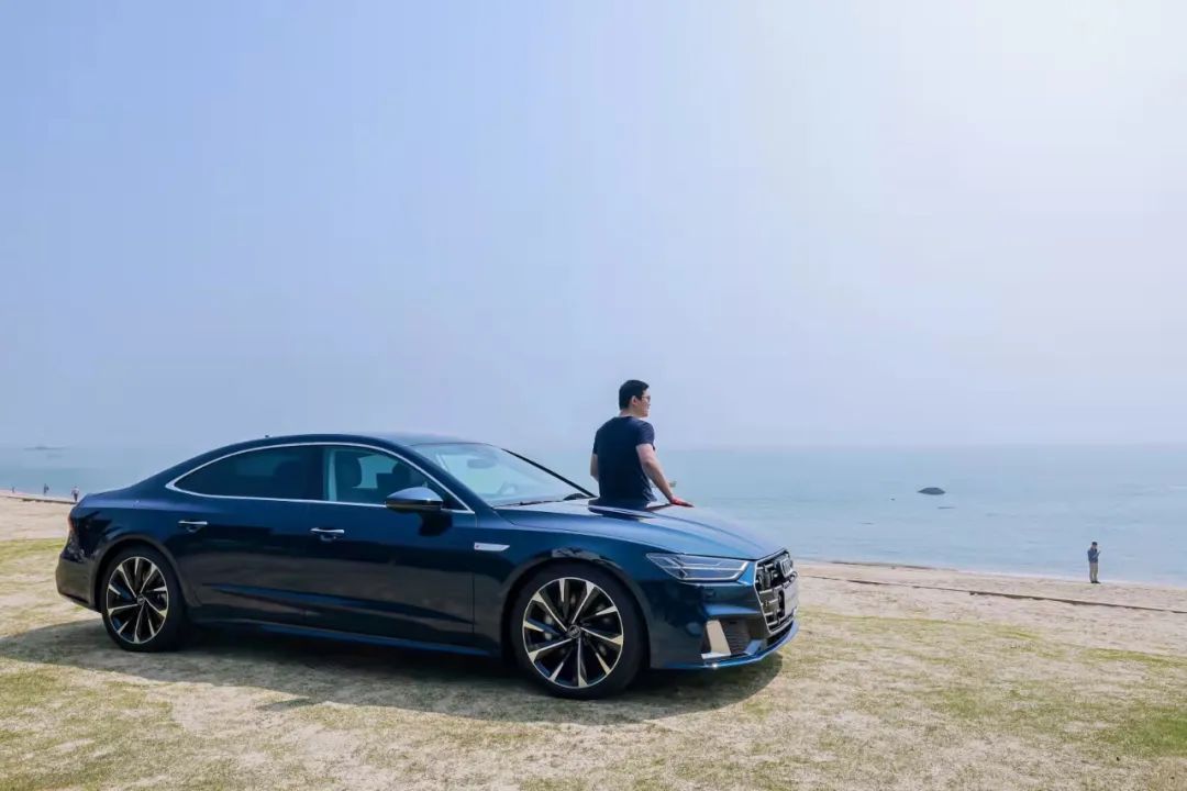 3.0T+空气悬挂，行政级轿车之巅！试驾上汽奥迪A7L