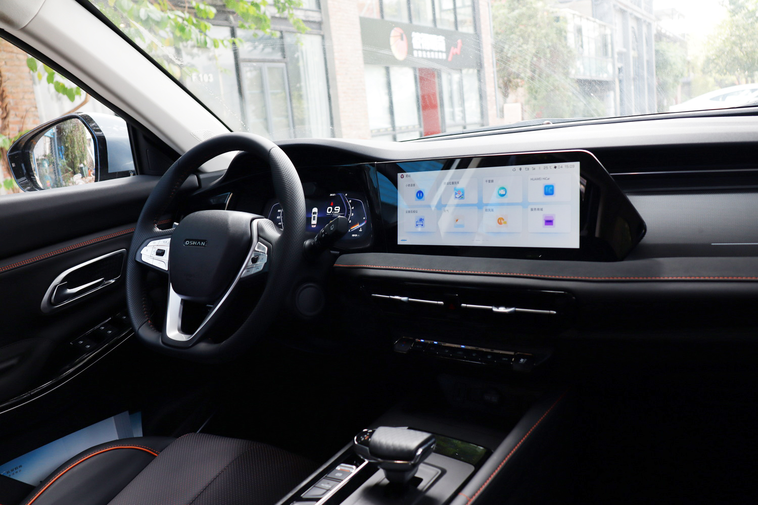 高智能大5座SUV 试驾长安欧尚X7 PLUS