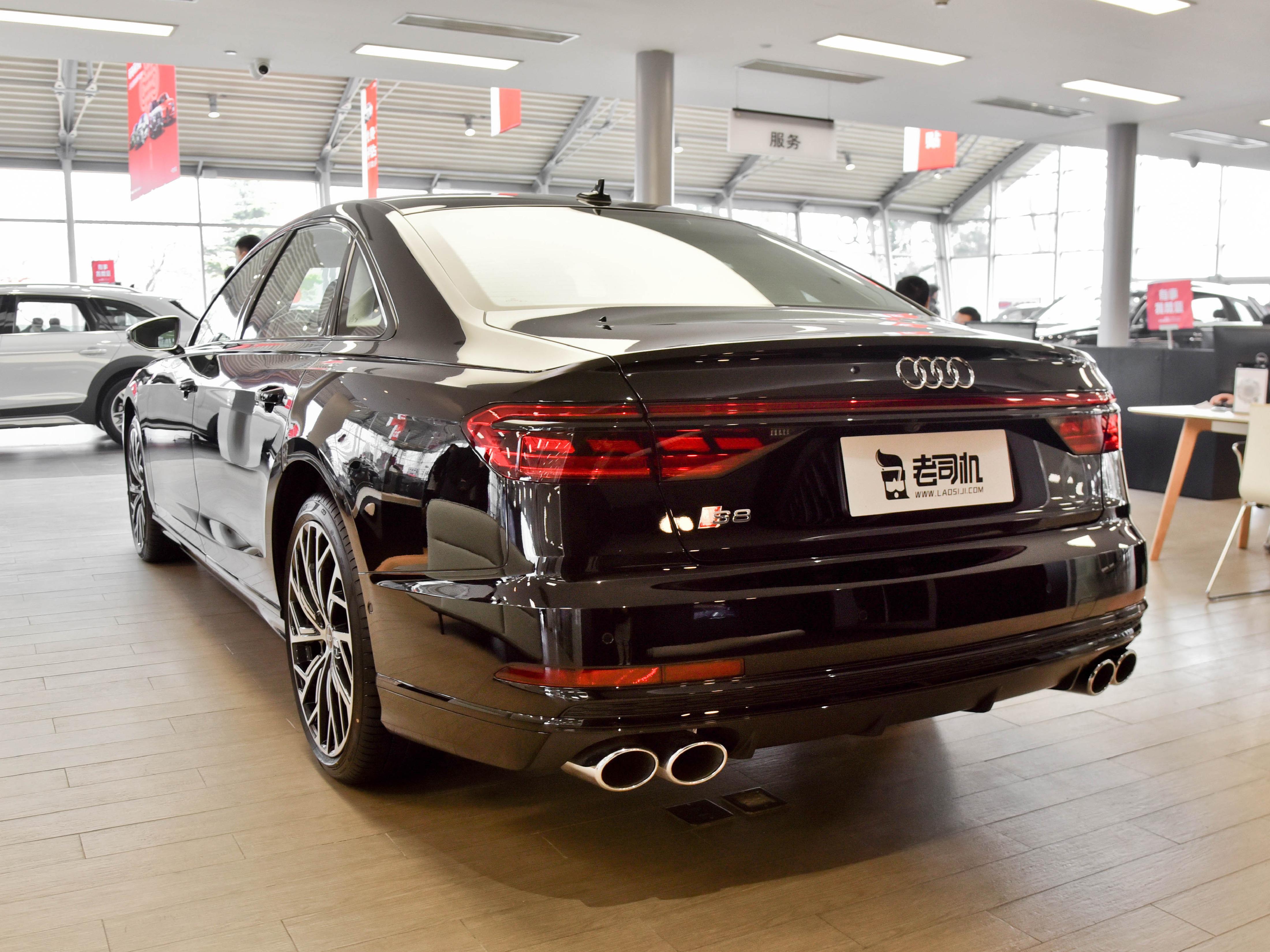 奥迪s8价格多少钱一辆老板的豪华旗舰轿车