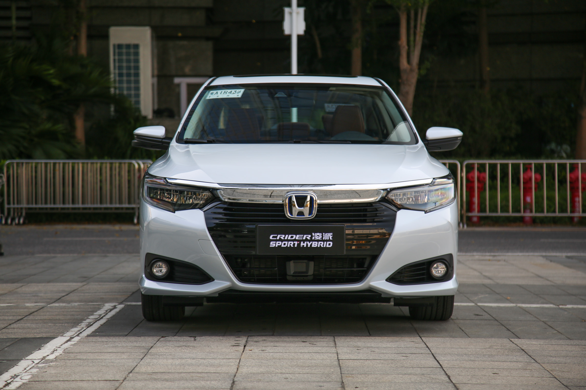 2022款广汽本田凌派锐·混动作为中期改款车型,新款凌派在外观方面