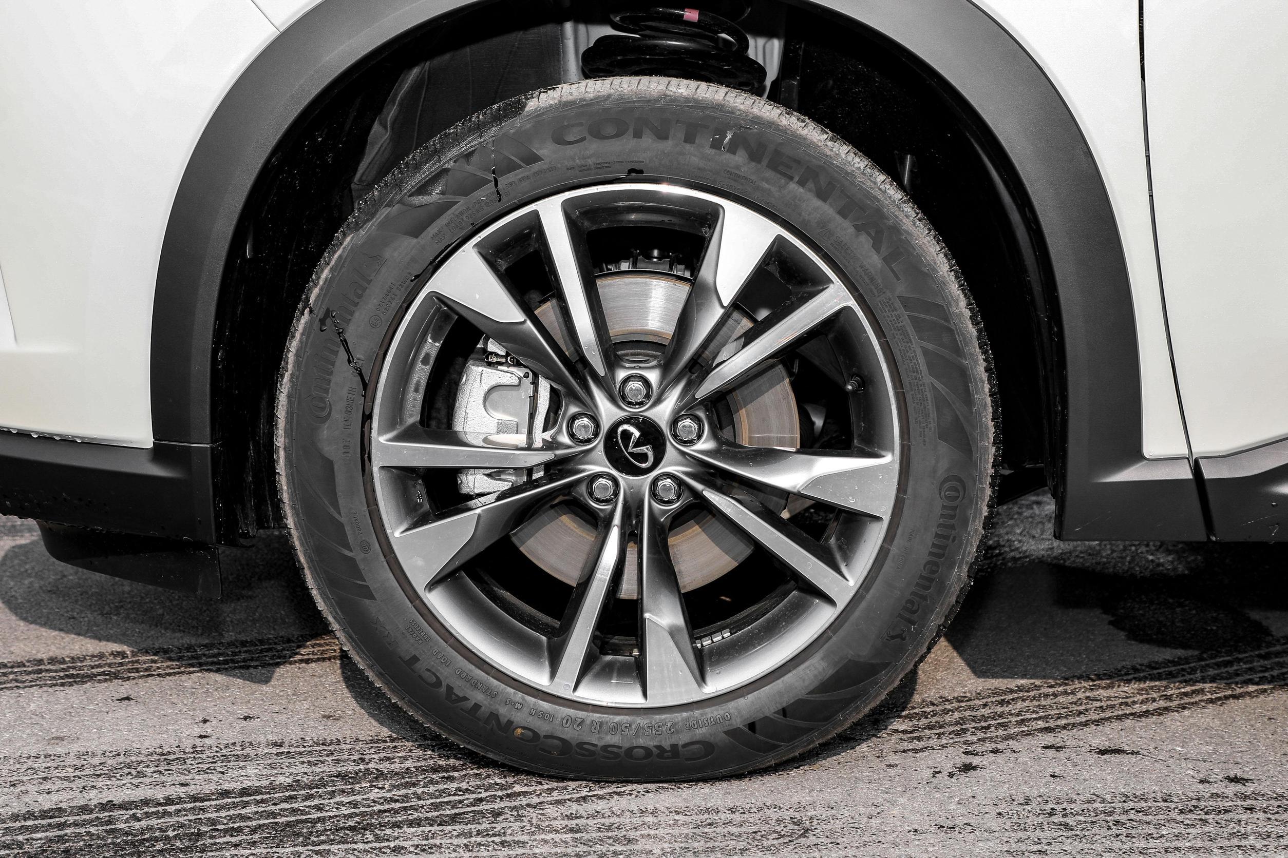 英菲尼迪QX60上市，2.0T Vc-Turbo+9AT，39.98万起有竞争力吗？