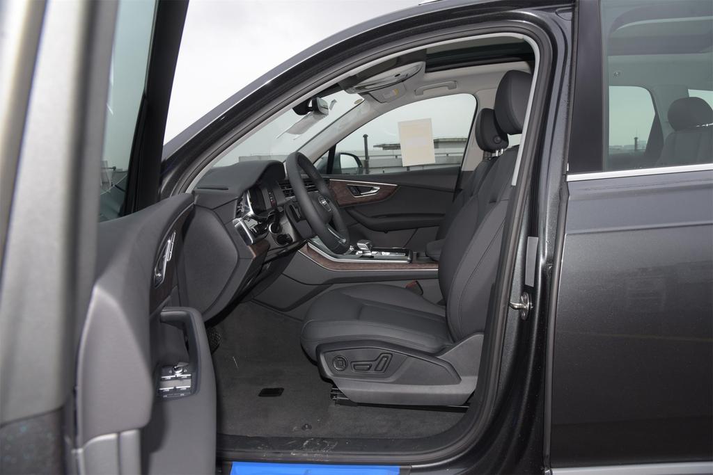 哈尔滨奥迪Q7店内 购车优惠4.35万元, 欢迎到店鉴赏