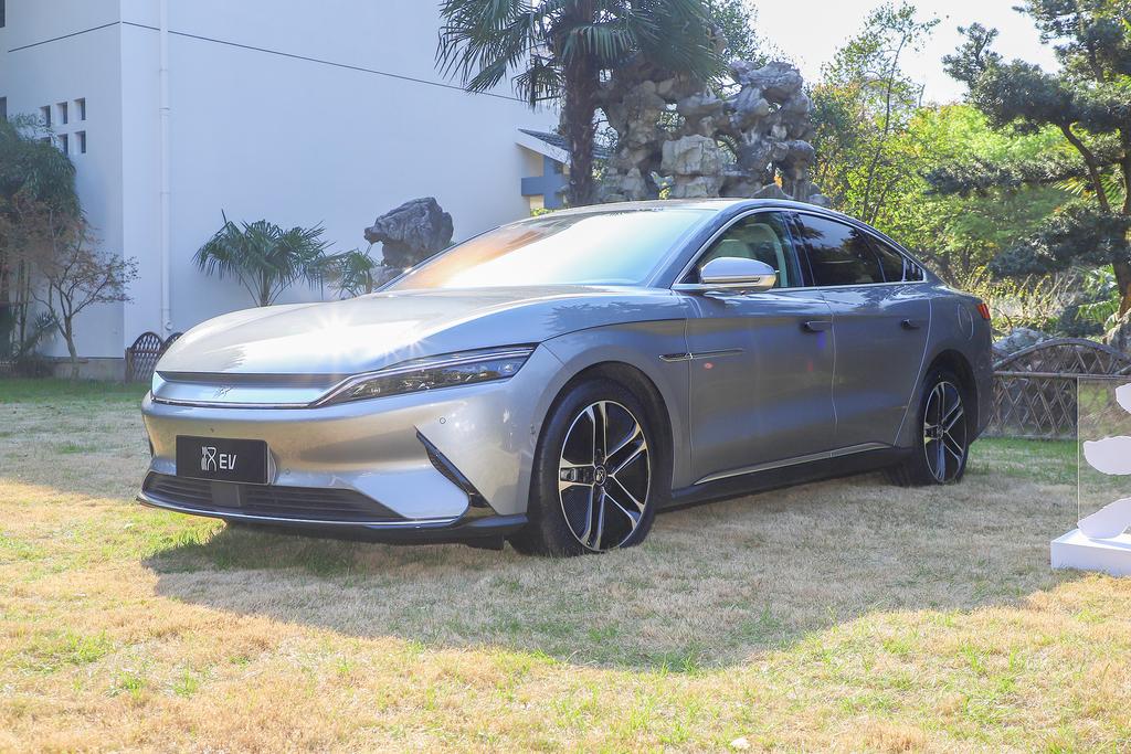 比亚迪汉EV 续航605km纯电豪华轿车