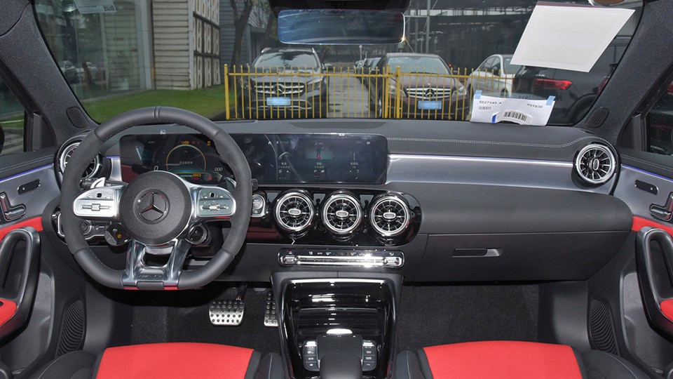 AMG A 45：月养车3千5，换4s破百，值吗？