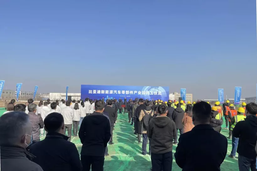 XC90纯电版即将发布；支付宝将自动拍摄交通违章