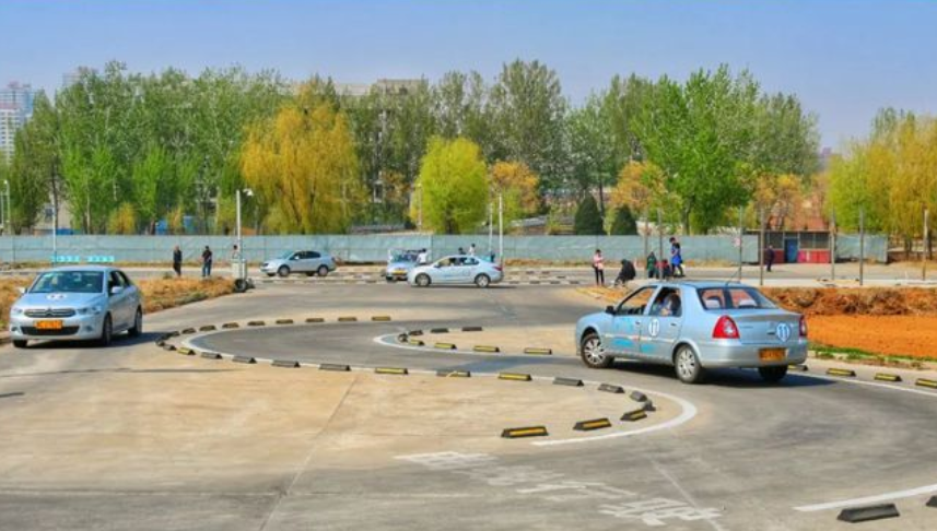 本月起：可跨省恢复驾照、异地考试次数增加，驾考方便多了！