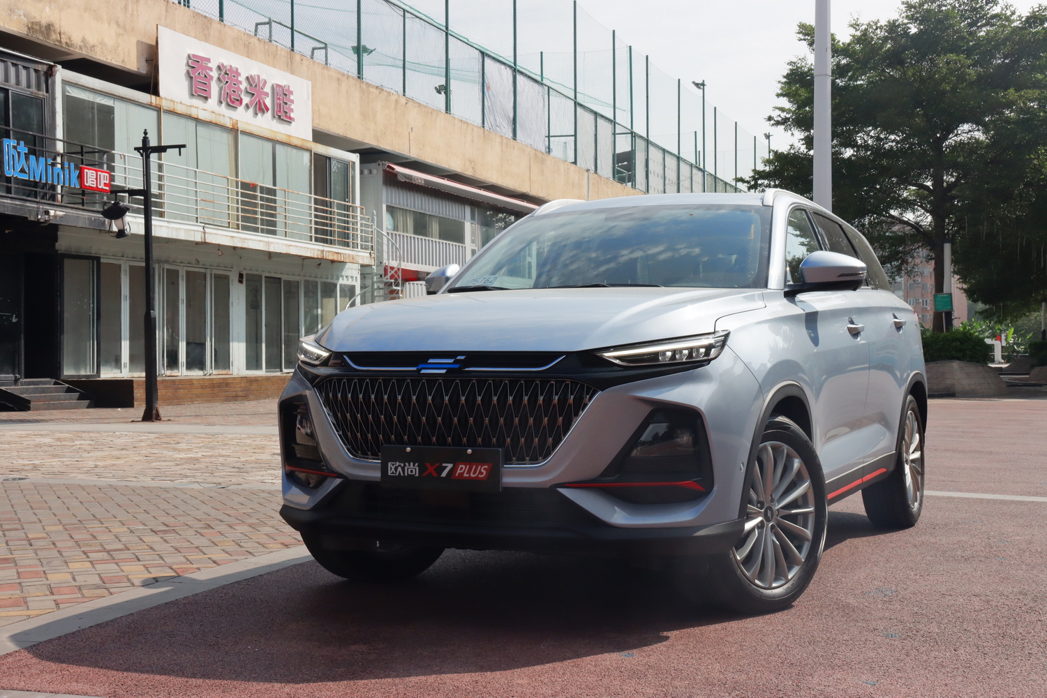 高智能大5座SUV 试驾长安欧尚X7 PLUS
