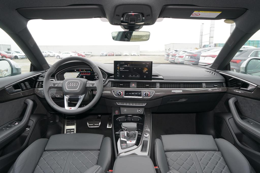 豪华中型车，搭载3.0T发动机，奥迪S5怎么样？全方面评测！